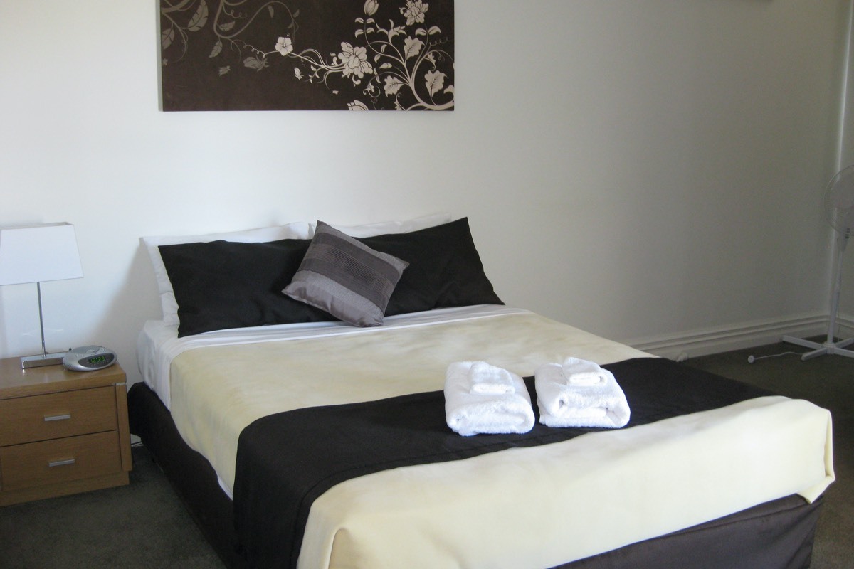 queen bed