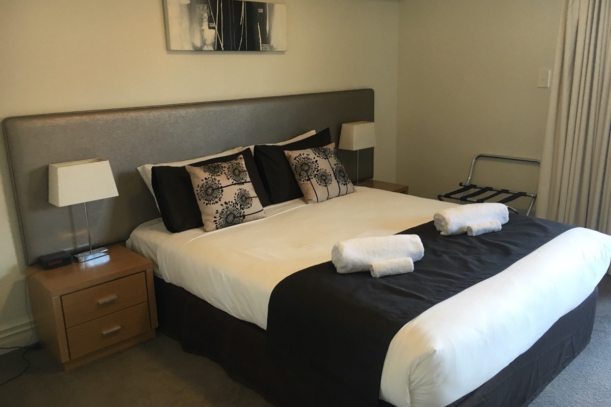 queen bed